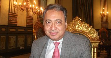 وزير الصحة يطمئن على صحة مجدى الحسينى والنقابة تنفى علاجه على نفقة الدولة