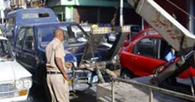 أوناش المرور ترفع حطام حادث تصادم مدينة نصر وأتوبيس كوبرى أكتوبر
