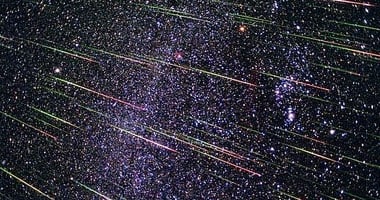 البحوث الفلكية: شهب الدلويات تمطر الأرض اليوم.. و3 شروط لرؤيتها