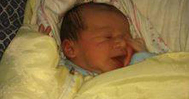 العثور على طفل حديث الولادة بكيس قمامة فى مستشفى بالمنيا