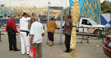 بوابات إلكترونية وكلاب بوليسية لتأمين مؤتمر دعم "السيسى" بعابدين