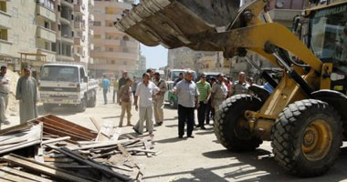 حملات إزالة للإشغالات بشوارع دمنهور وكفر الدوار