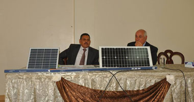 محافظ كفر الشيخ يدرس مقترح استخدام الطاقة الشمسية فى الإضاءة 
