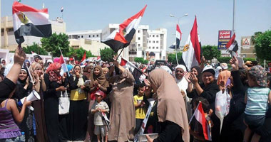 بالفيديو.. شاهد بكاء سيدة أمام لجنة بالمعادى لعدم تمكنها من التصويت