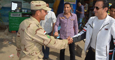 بالصور.. طارق علام يدلى بصوته للسيسى فى الانتخابات الرئاسية