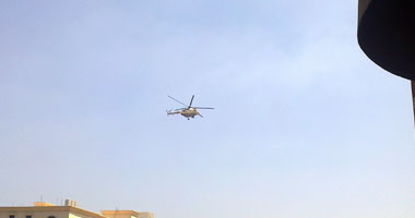 عناصر الإخوان يتجمعون فى ميدان عبد المنعم رياض وسط تحليق طائرة هليكوبتر