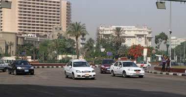 سيولة مرورية وانتشار مكثف لرجال المرور فى شوارع القاهرة والجيزة