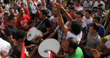 المواطنون يواصلون الاحتفال بالرئيس المنتخب فى "التحرير"