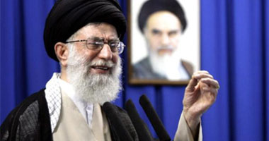 الزعيم الأعلى الإيرانى: أمريكا رفعت العقوبات على الورق فقط