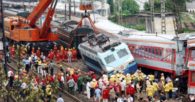 إصابة 100 شخص فى انفجار قطار للركاب شرق الهند 