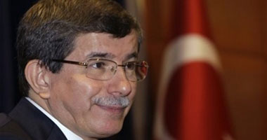 داود أوغلو: تركيا تتخذ إجراءات عسكرية إضافية بعد هجمات لداعش من سوريا
