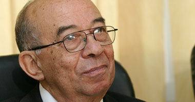حسين عبد الرازق رداً على طلب عدد من النواب تعديل الدستور: " كلام هلس"