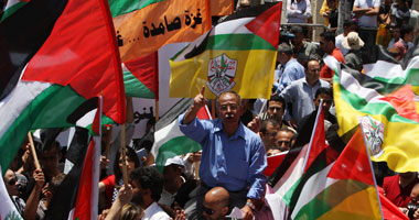 فلسطينيون يتظاهرون للمطالبة بالإفراج عن المعتقلين بسجون إسرائيل
