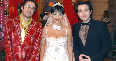 دوللى شاهين تغنى تتر "شريف ونص"