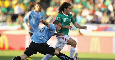 المكسيك تخسر من أوروجواى ويصعدا لدور الـ16 معاً