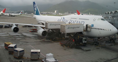 إلغاء 23 رحلة جوية فى مطار أوكلاند بنيوزيلندا بسبب نقص الوقود
