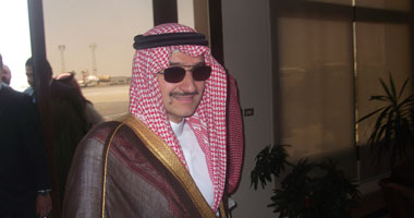 الوليد بن طلال يصل القاهرة لتوقيع عقد توشكى