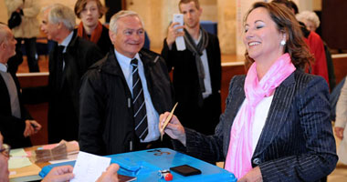 بالصور.. هولاند وساركوزى يدليان بأصواتهما فى الانتخابات التشريعية الفرنسية