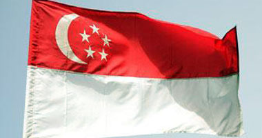 إسرائيل تعتذر عن استخدام أحد دبلوماسيها علم سنغافورة غطاء طاولة