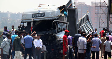 سقوط سيارتين فى النيل إثر تصادم 6 سيارات بدائرى المنيب وتوقف الحركة