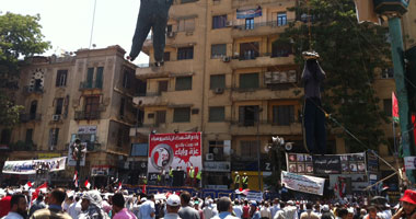 بالصور..الدمى المشنوقة تعود للتحرير..وشجرة مطالب واحدة "مش كفاية"