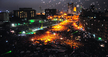 مسيرة للمئات من طلعت حرب إلى التحرير تهتف ضد العسكرى ووزارة الداخلية