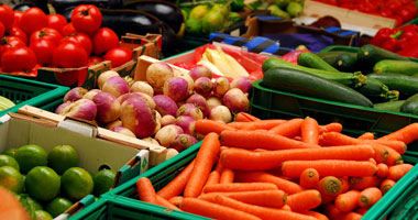"سوق العبور": استقرار الخضروات.. و"الطماطم" بـ50 قرشاً للجملة