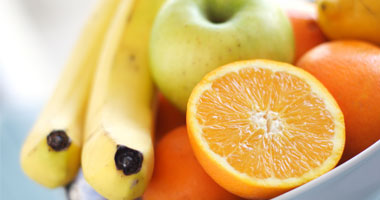 دراسة سويدية: تناول الفاكهة بعد الطعام مباشرة يحولها لسموم