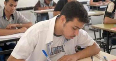 ضبط 7 حالات غش أثناء أداء امتحان اللغة الإنجليزية للثانوية بإحدى لجان أسيوط