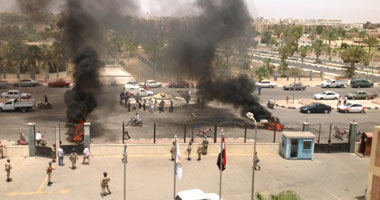 أهالى بـ"الشرقية" يقطعون الطريق احتجاجا على انقطاع الكهرباء