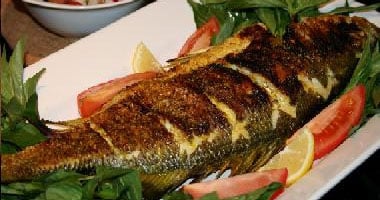 تناول الحبوب الكاملة والأسماك الزيتية يحافظ على انتظام هرمونات الجسم