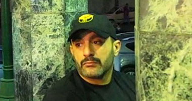بالفيديو.. شاهد بكاء أحمد السقا بعزاء فتحية العسال بالفيديو.. شاهد بكاء أحمد السقا بعزاء فتحية العسال