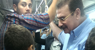 بالفيديو.. وزير النقل يتجول داخل محطة مترو السادات قبل افتتاحها