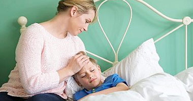 4 علاجات منزلية لعلاج الكحة عند طفلك منها كوب لبن دافئ بالكركم