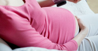 دراسة: سمنة الأم أثناء الحمل تؤدى لإنجاب أطفال مصابين بالربو 
