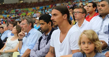 "ثلاثي" سان جيرمان يُشاهدون خروج إسبانيا "المُهين" من المونديال