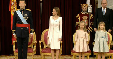 الملك فيليبى السادس وزوجته يحتفلان بأول عيد وطنى لإسبانيا بعد تتويجه