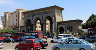 مصفحات الشرطة تمشط محيط جامعة الأزهر لتأمينها