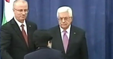 وزير الأشغال الفلسطينى يستلم مقر مجلس وزراء حكومة غزة السابقة