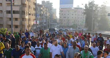 بالصور.. محافظ البحيرة يشارك فى ماراثون رياضى تحت شعار معا نبنى مصر