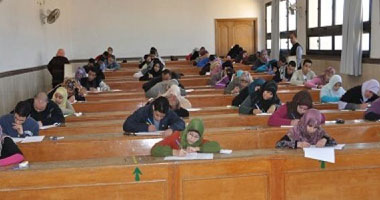 نائب وزير التعليم يتفقد لجان امتحانات الدبلومات الفنية ببنى سويف