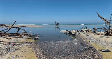 إغلاق شواطئ قطاع غزة لضخ مياه الصرف الصحى بسبب عدم توفر الوقود