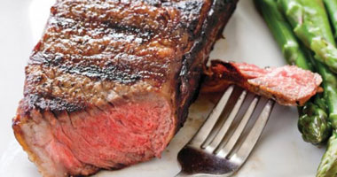 الإفراط فى تناول اللحوم الحمراء يؤدى إلى الإصابة بنوبات النقرس الحاد