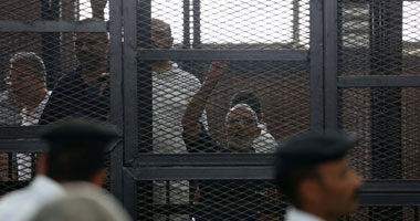 قاضى"أحداث الإرشاد" يرفض سؤال الشاهد حول رغبته فى استمرار حكم الإخوان