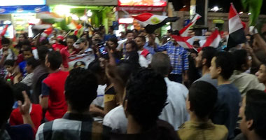 بالصور.. أهالى الأقصر يحتفلون بتنصيب السيسى رئيسا أمام ديوان المحافظة