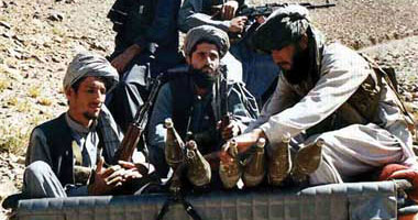 "طالبان" تسيطر على 10 ولايات وتقترب من كابول 