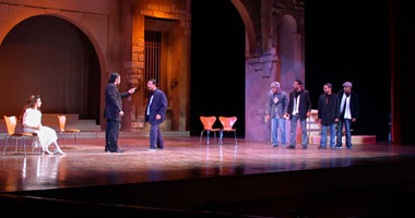 عرض مسرحية "قول يامغنواتى" على خشبة ثقافة قنا