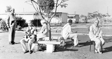 كتاب أمريكى متناقض يصف سيد قطب بعبقرية الشر الذى ألهم بن لادن والظواهرى.. والبرىء من أفعال المتطرفين