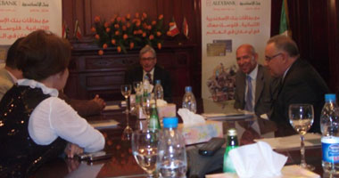 رئيس بنك الإسكندرية يلتقى الوفد الإعلامى قبل سفره إلى روما
