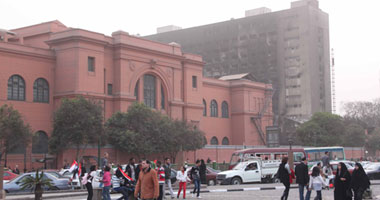 اللجان الشعبية تمنع بلطجية من سرقة المتحف المصرى